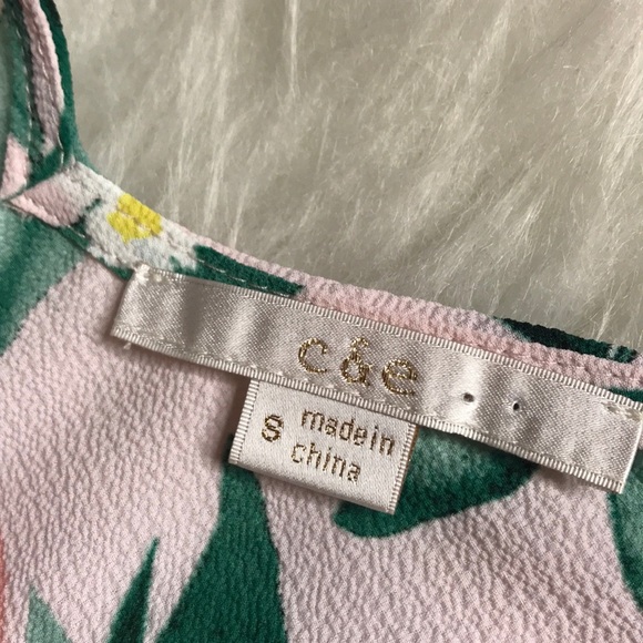 EUC C & E Floral Bird Cold Shoulder Blouse Top S - Picture 7 of 7